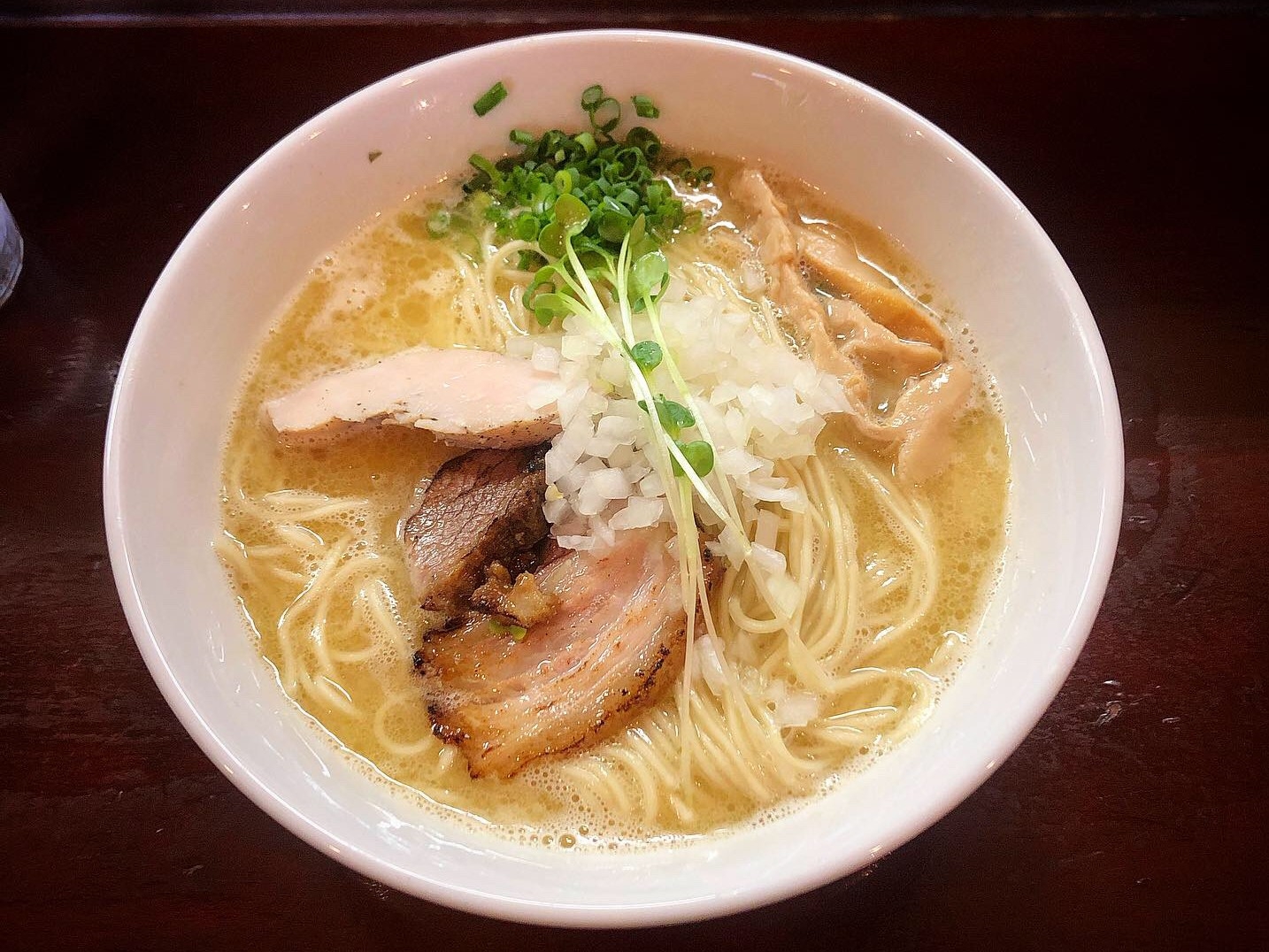 青葉区吉成 自家製麺 くまがい 鶏白湯の名店 麺屋 くまがい の二号店 夏季限定の冷たい讃岐らーめん 仙台ラーメン